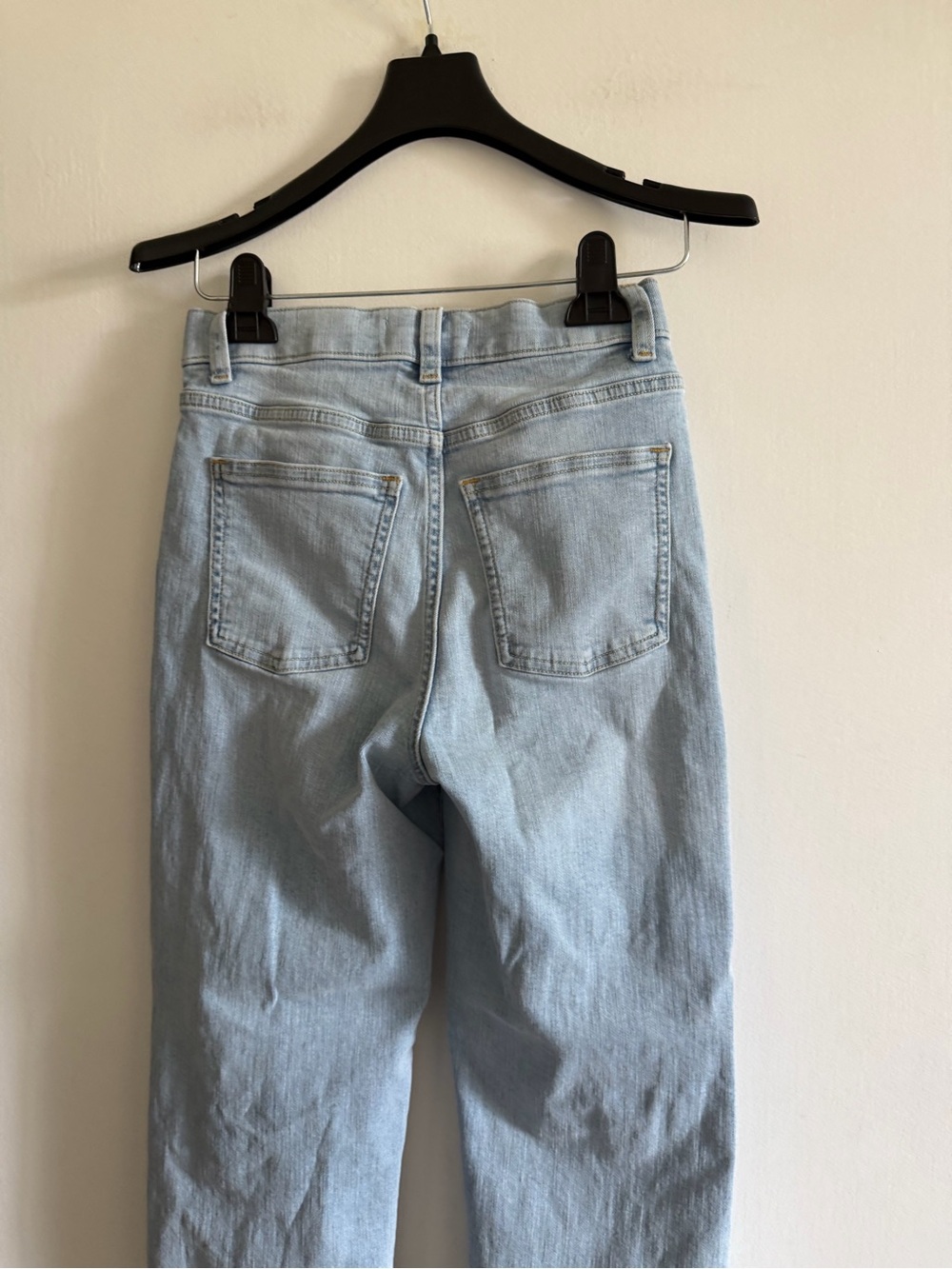 SPANX Lightwash Blue Shaping Denim Slim Straight Leg Jeans size 2 EUC - Picture 5 of 11